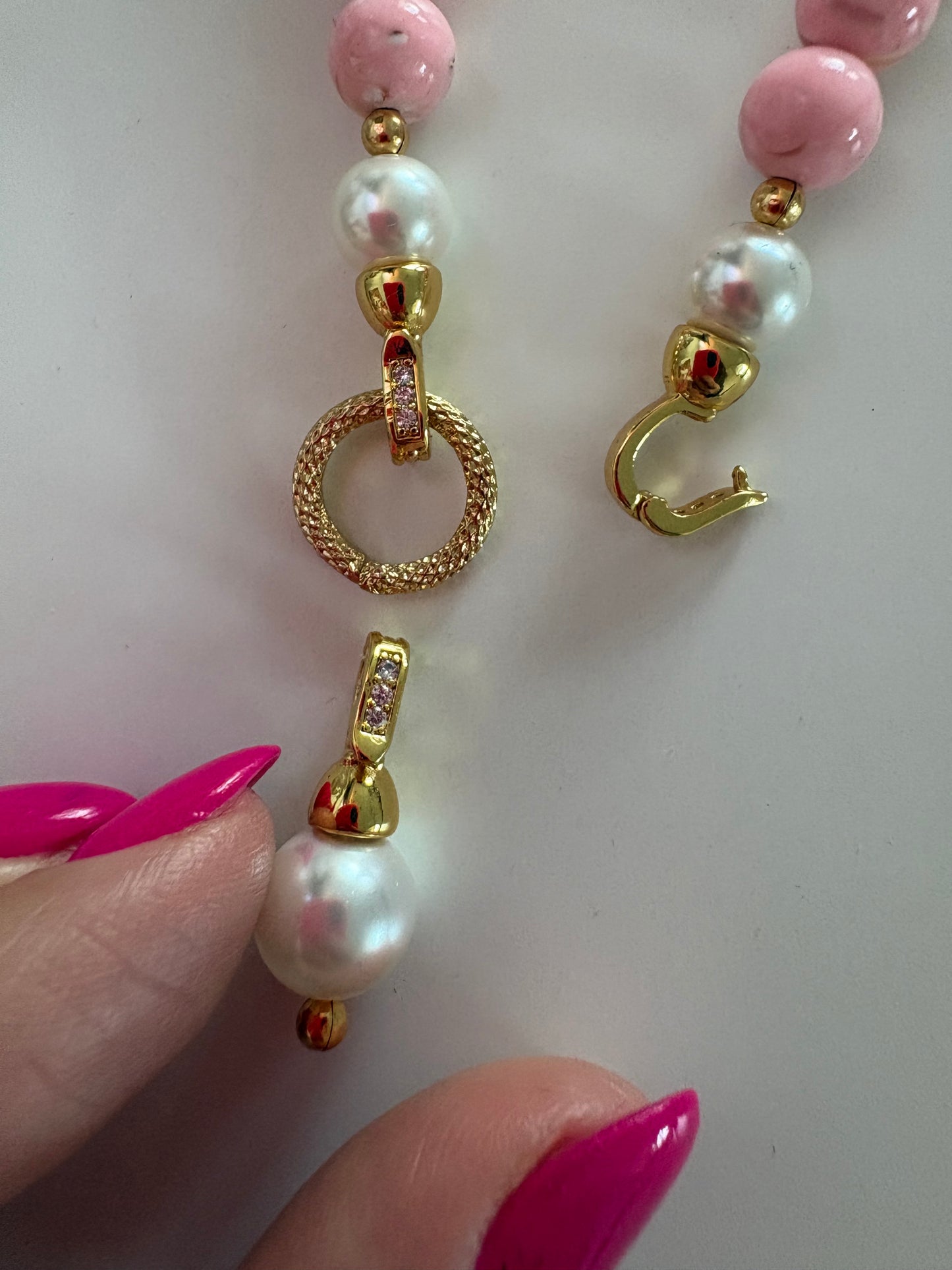 Collier Rosa artisanal Howlite coquillage rose