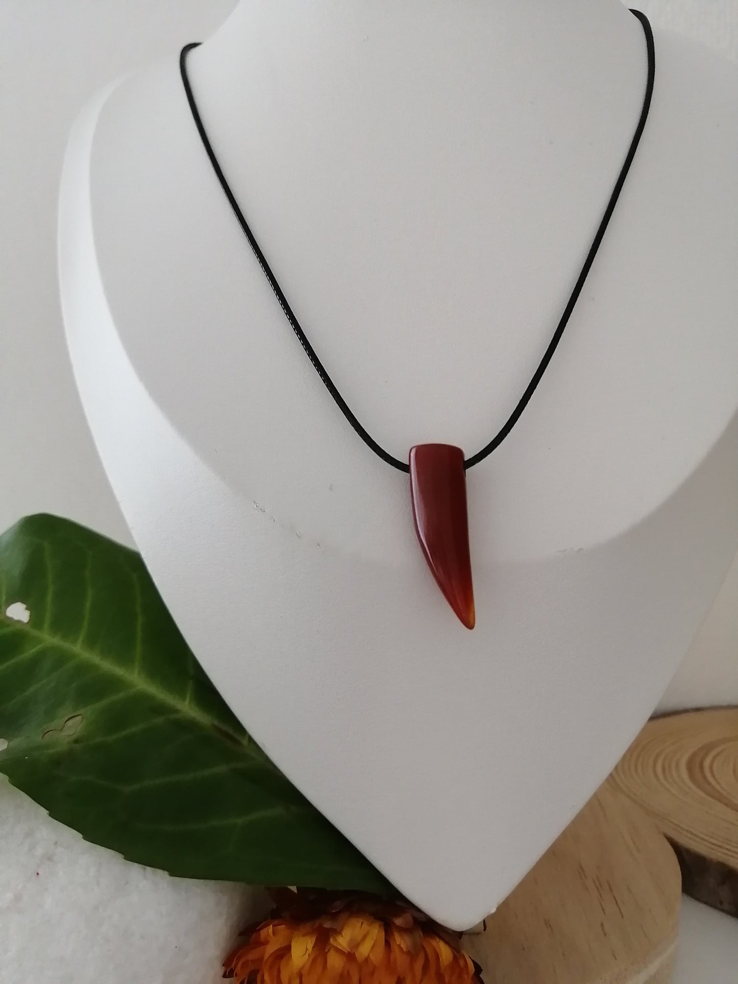 Chaîne cordon noir pointe Cornaline