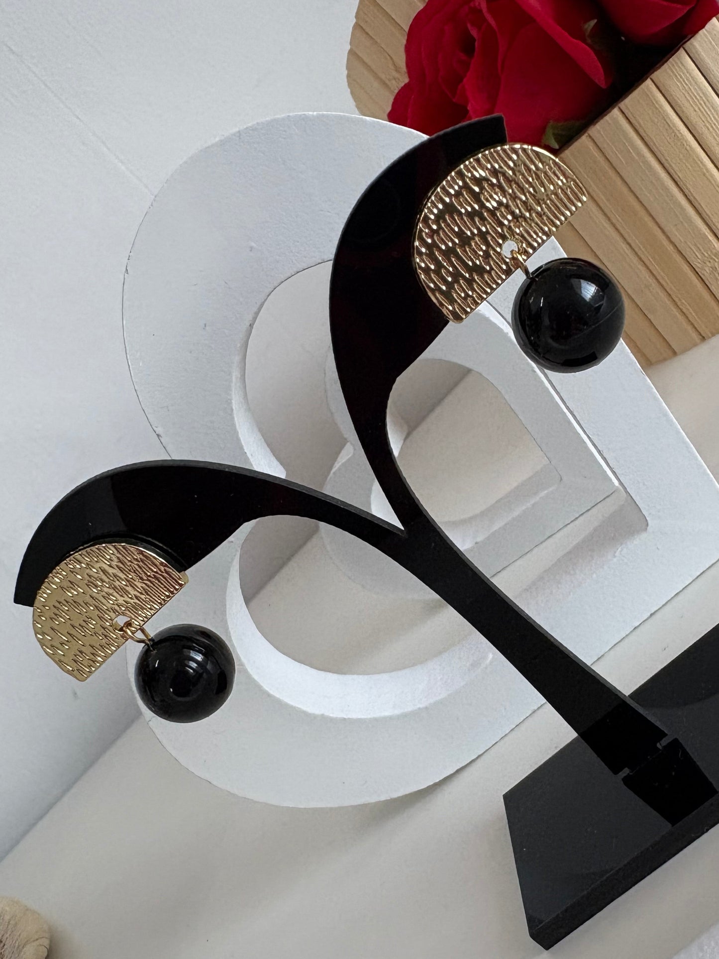 Boucles d’oreilles en pierre naturelles Agate noire demi-lune