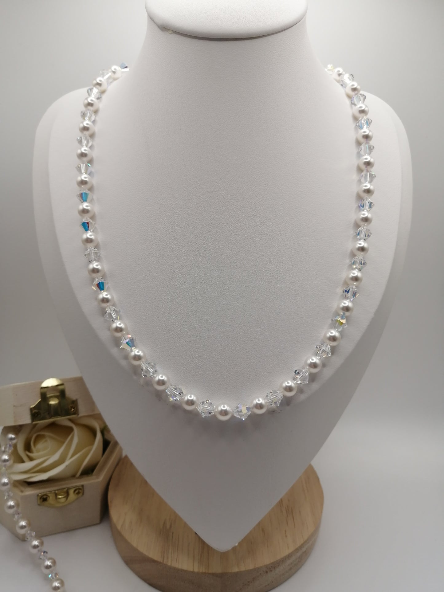 Collier de perles et cristaux Swarovski 6mm
