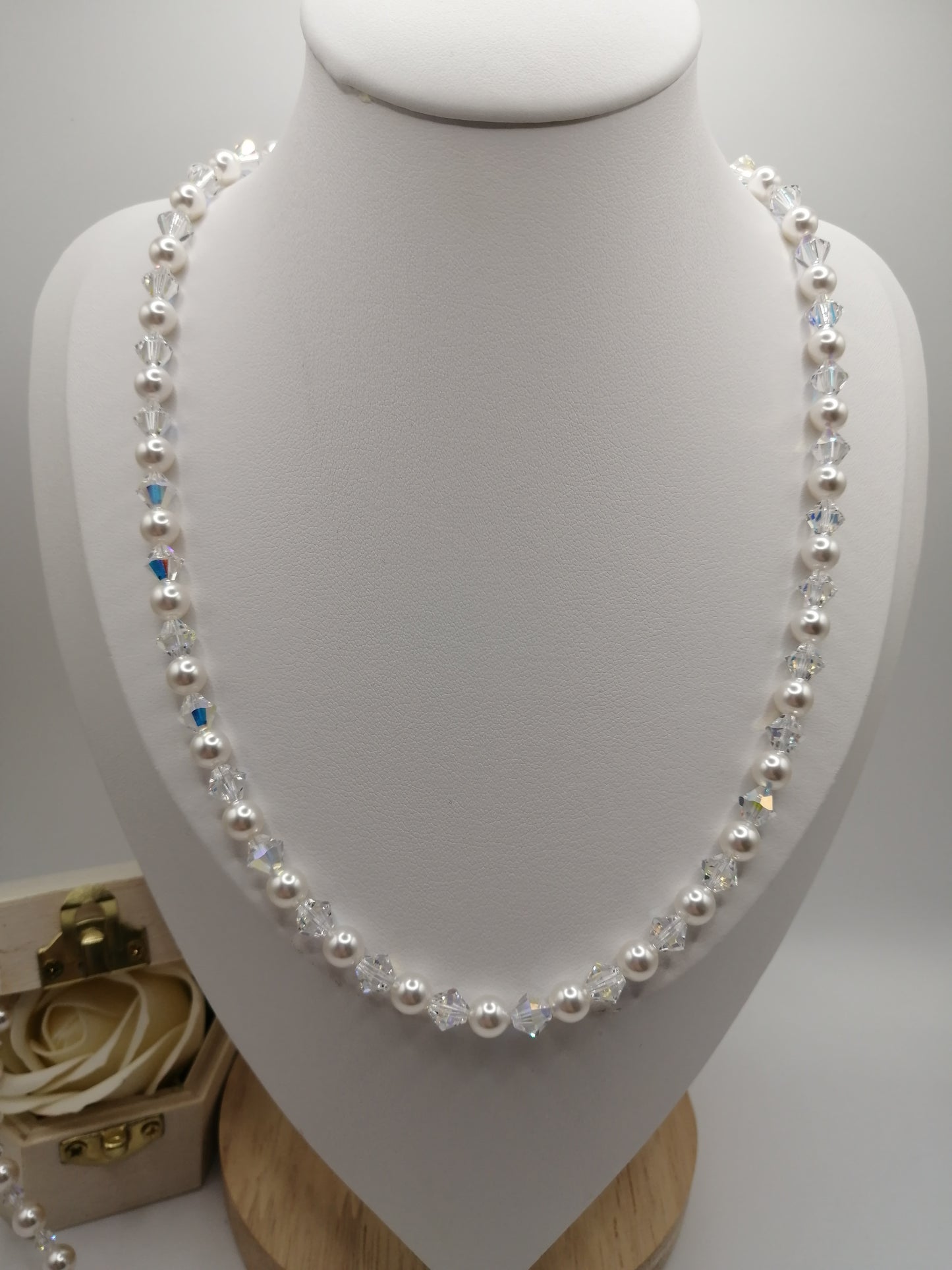 Collier de perles et cristaux Swarovski 6mm