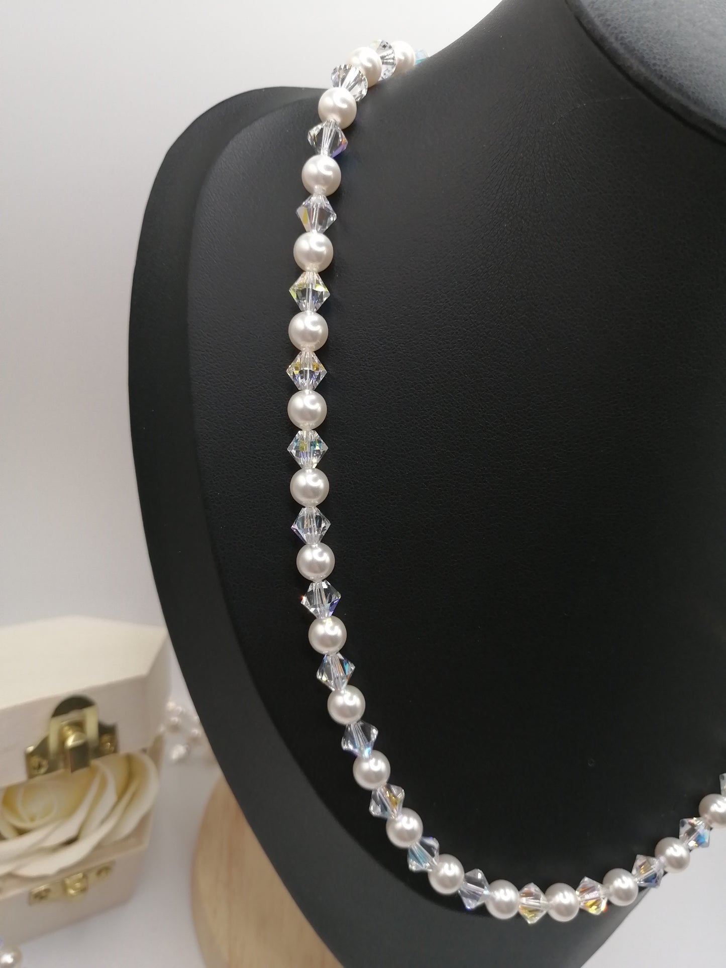 Collier de perles et cristaux Swarovski 6mm